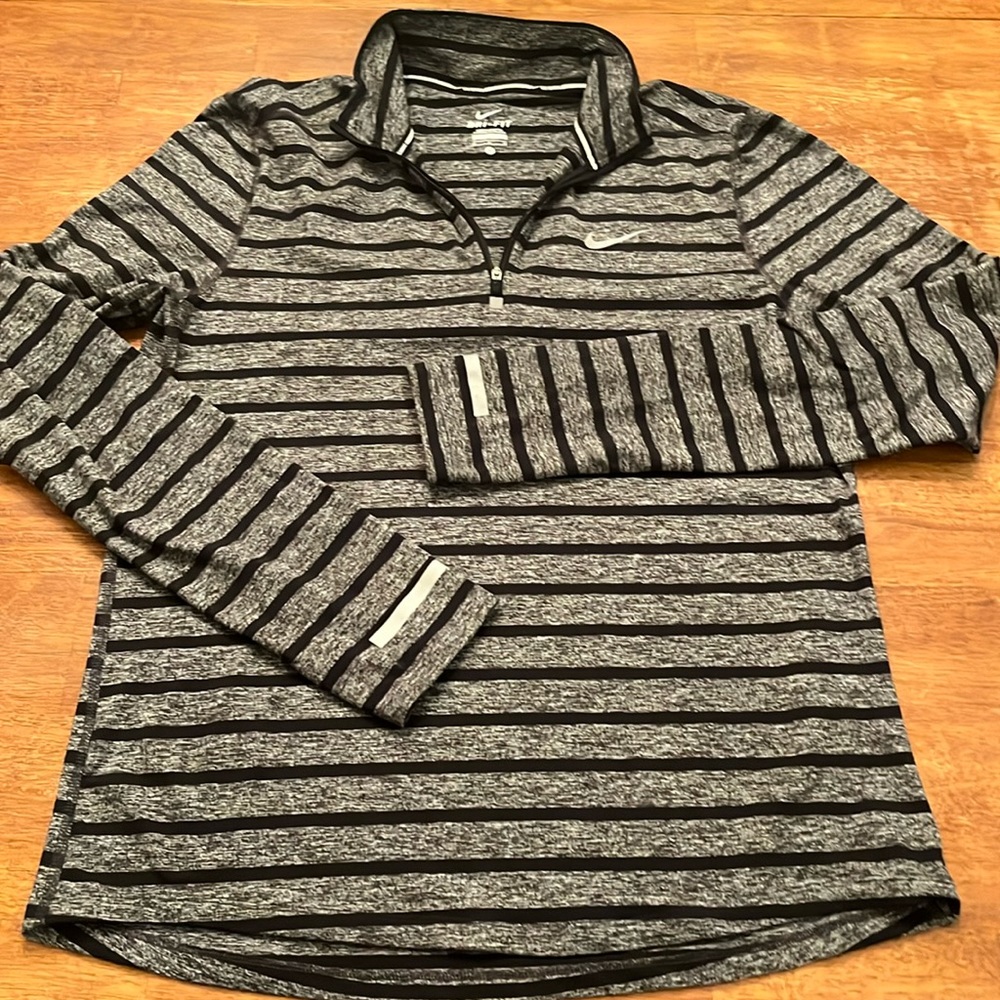 New condition Nike running size medium quarter zip